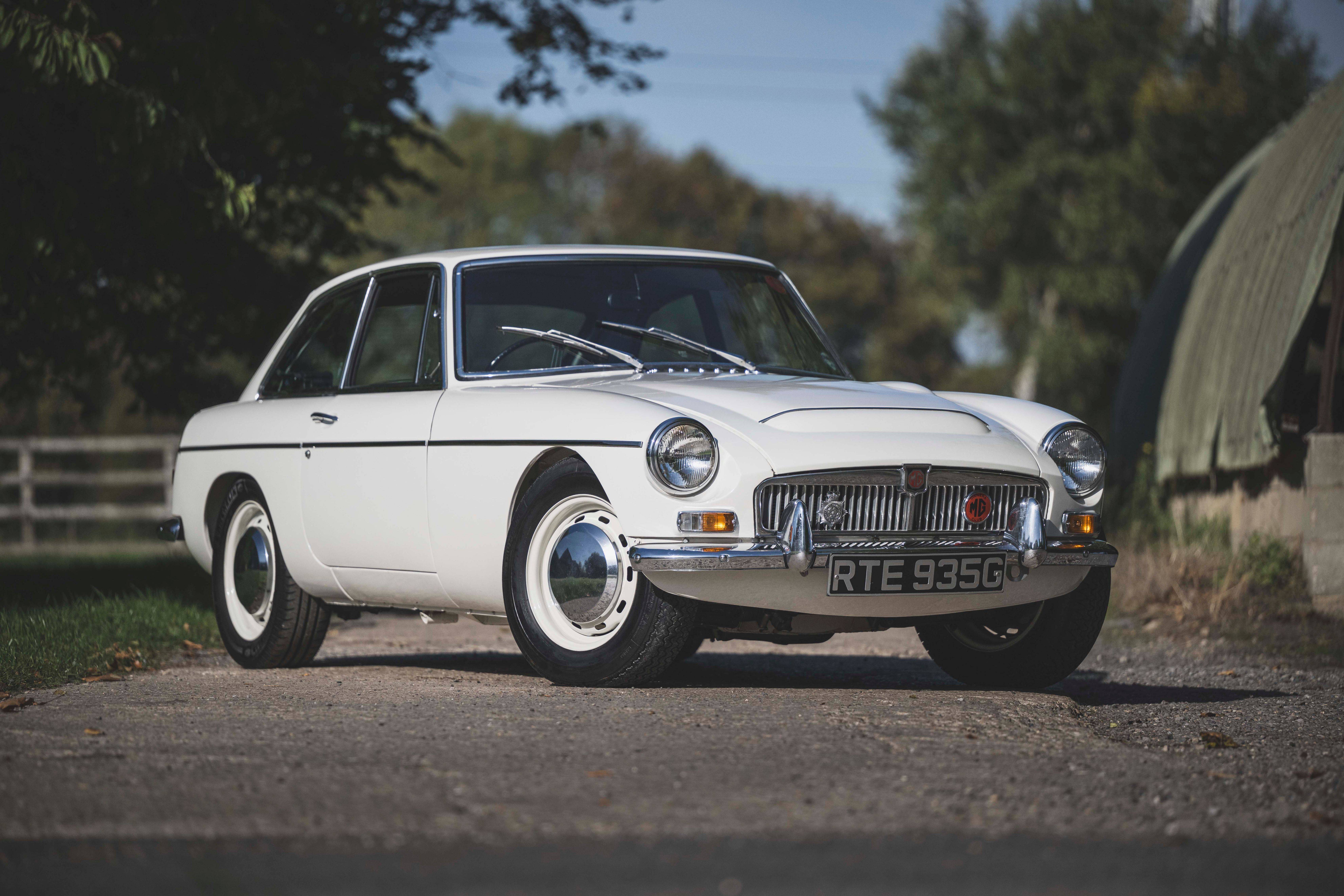 レアデック　lotus Bonhams Cars : 1973/2006 Lotus Elan +2 Spyder Zetec Coupé