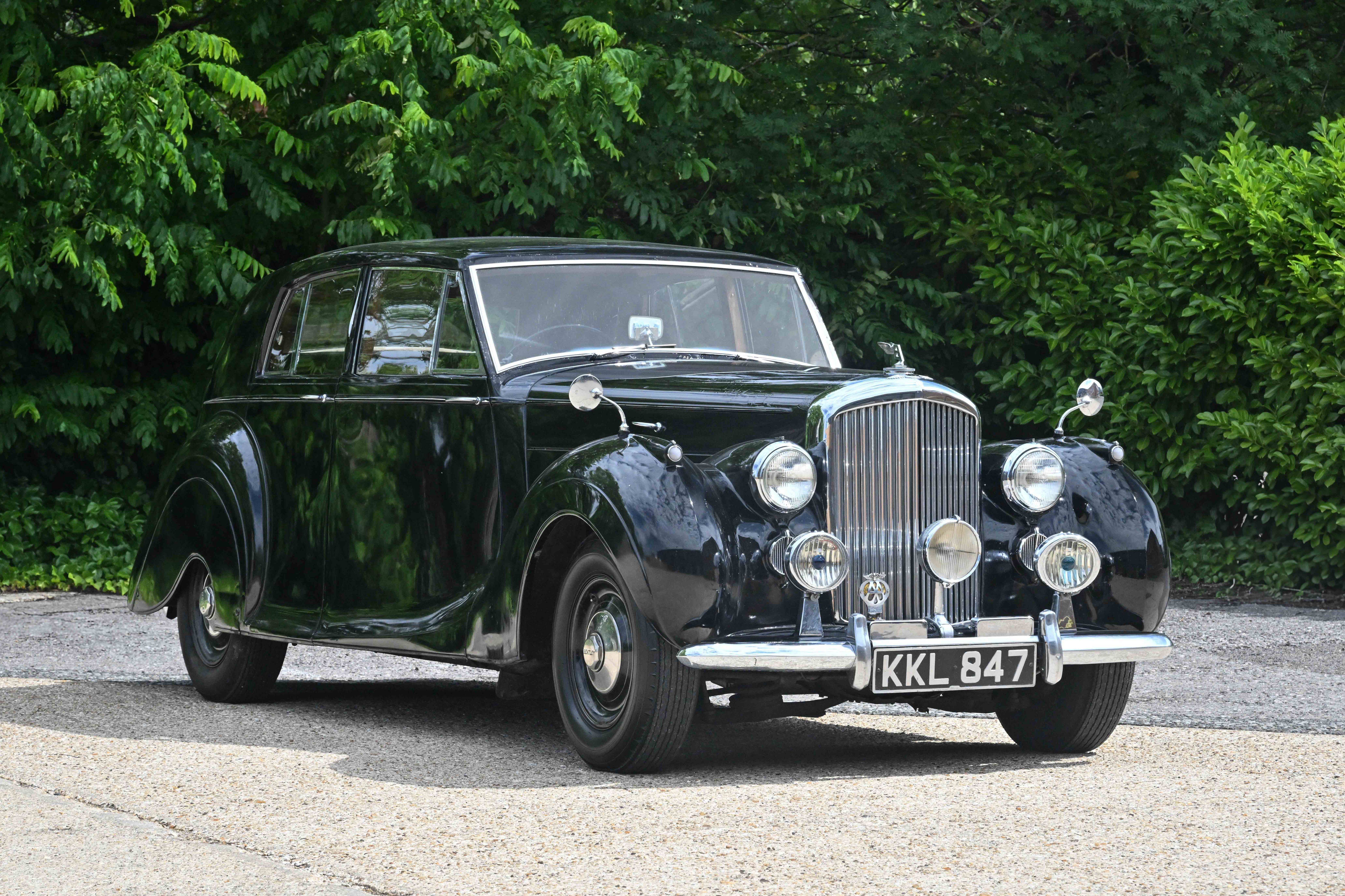 新品未使用　ブランドBENTLEY size 40cm Bonhams Cars : 1967 Bentley T-Series Two-Door Sedan Chassis